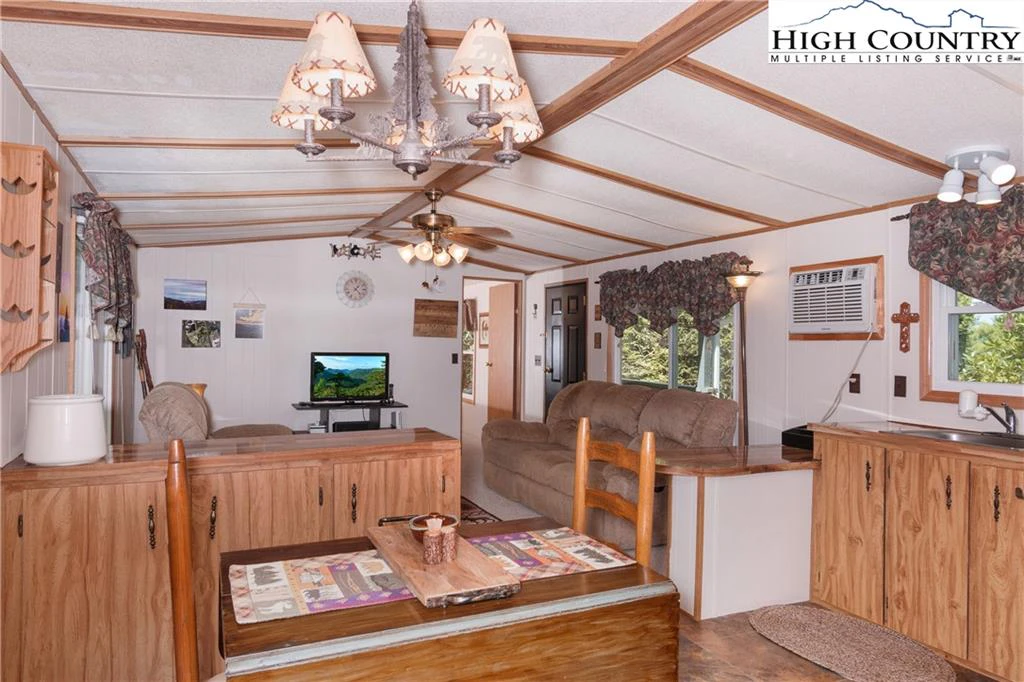 Image number 10 for the current listing