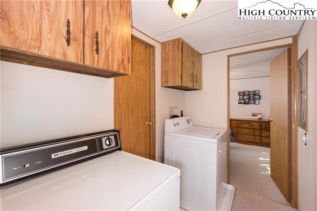 Image number 7 for the current listing