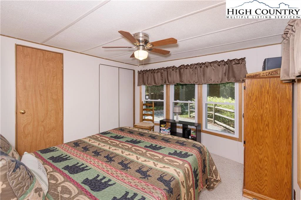 Image number 6 for the current listing