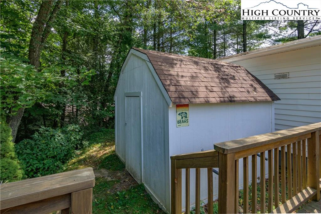Image number 4 for the current listing
