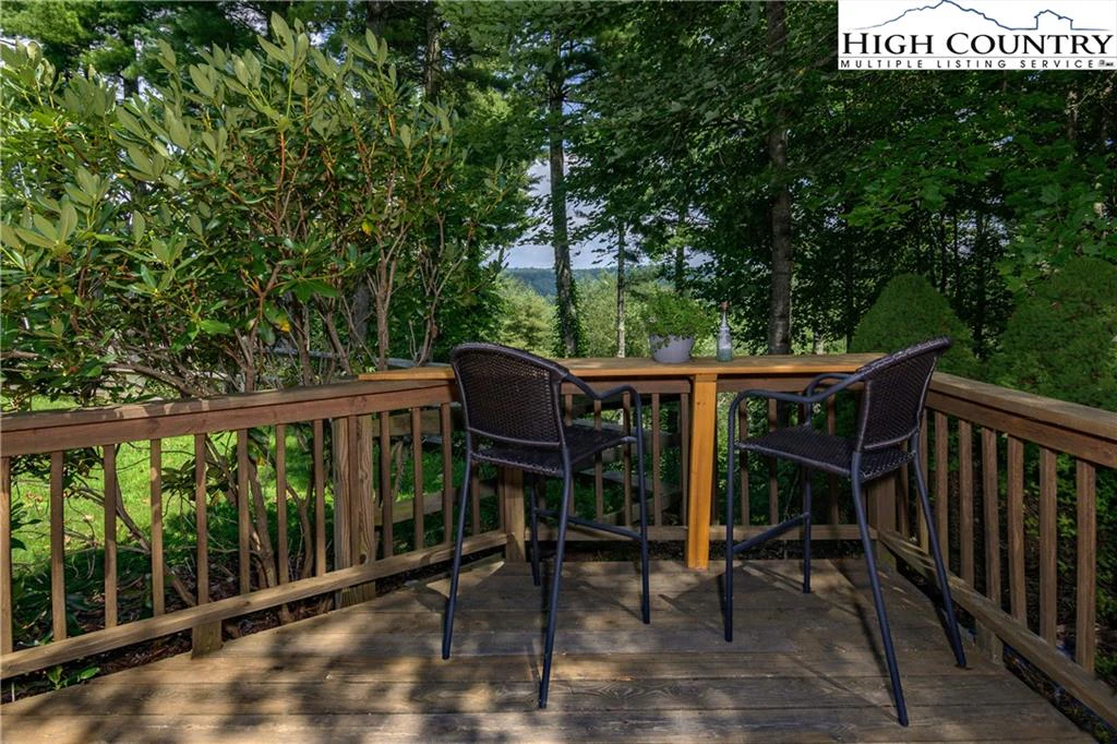 Image number 20 for the current listing