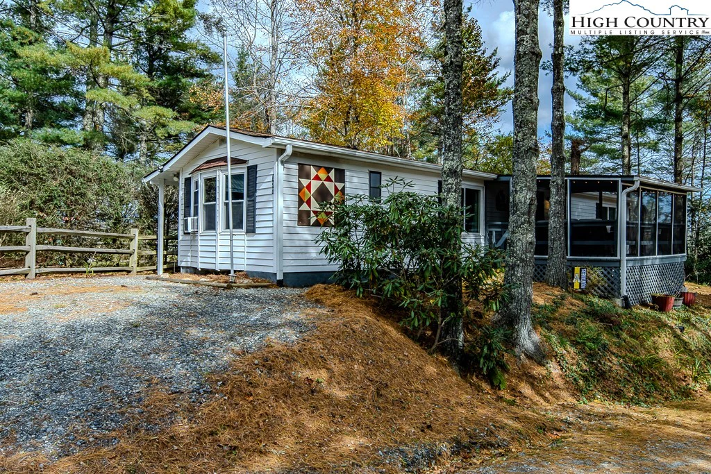 Image number 1 for the current listing