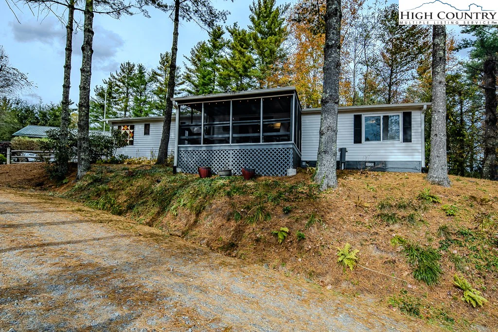 Image number 4 for the current listing