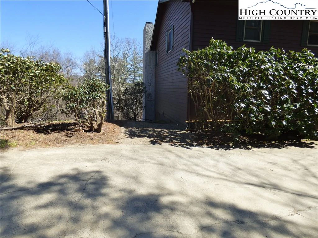 Image number 5 for the current listing