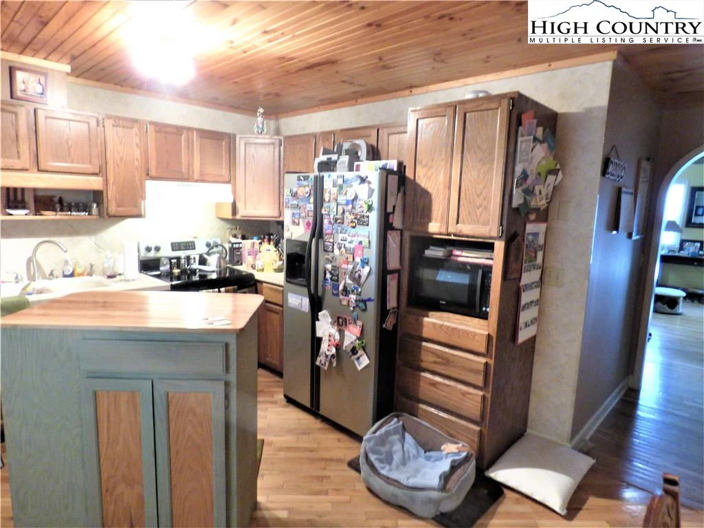 Image number 8 for the current listing