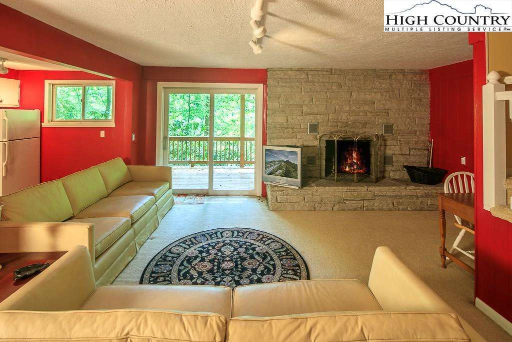 Image number 3 for the current listing