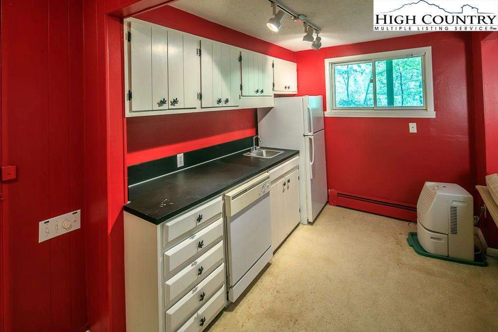 Image number 6 for the current listing