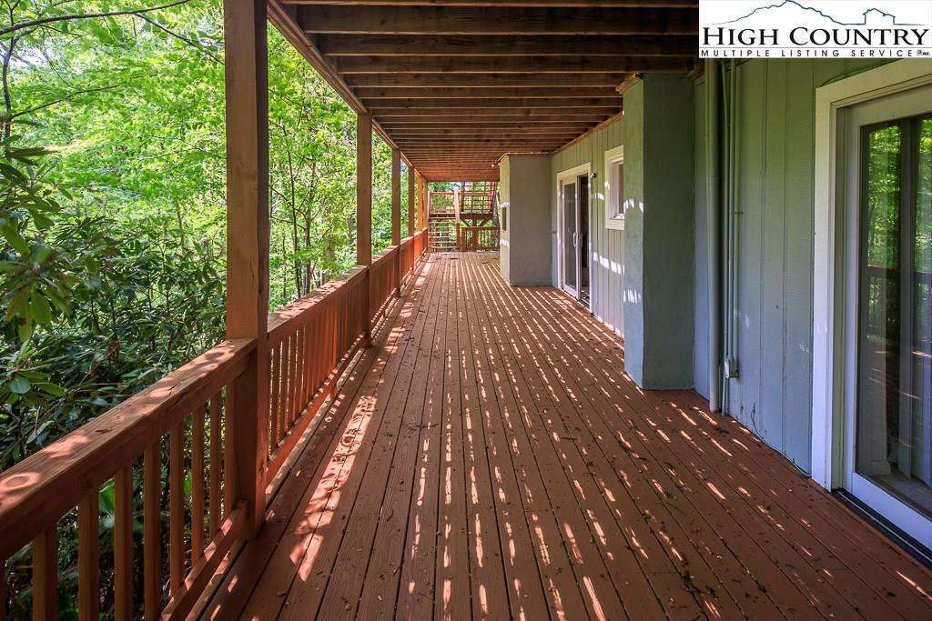 Image number 16 for the current listing