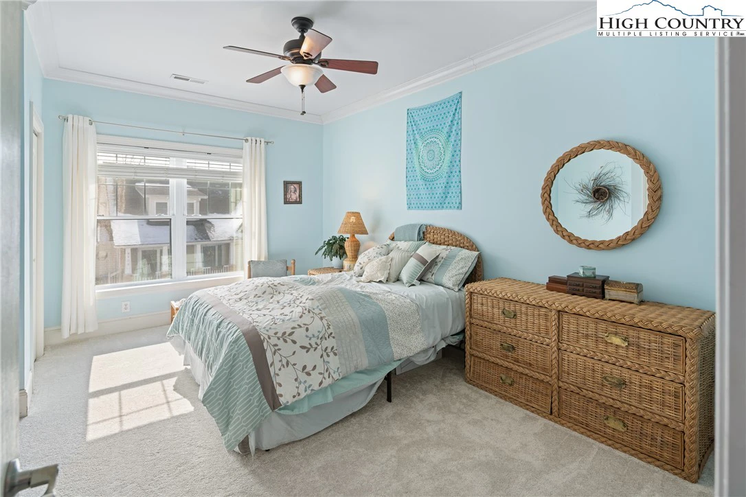 Image number 10 for the current listing