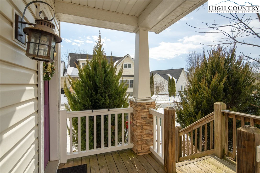 Image number 13 for the current listing