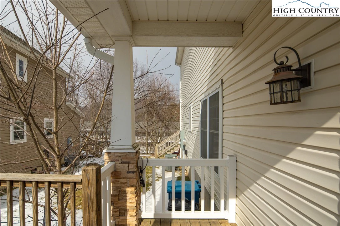 Image number 14 for the current listing