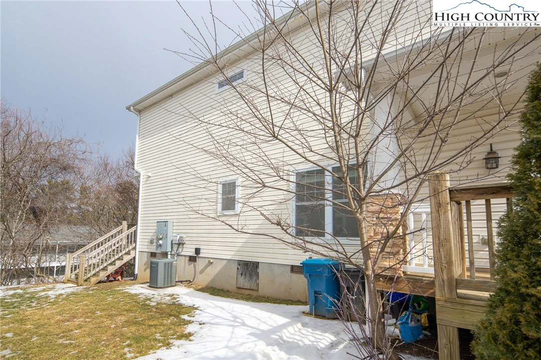 Image number 15 for the current listing