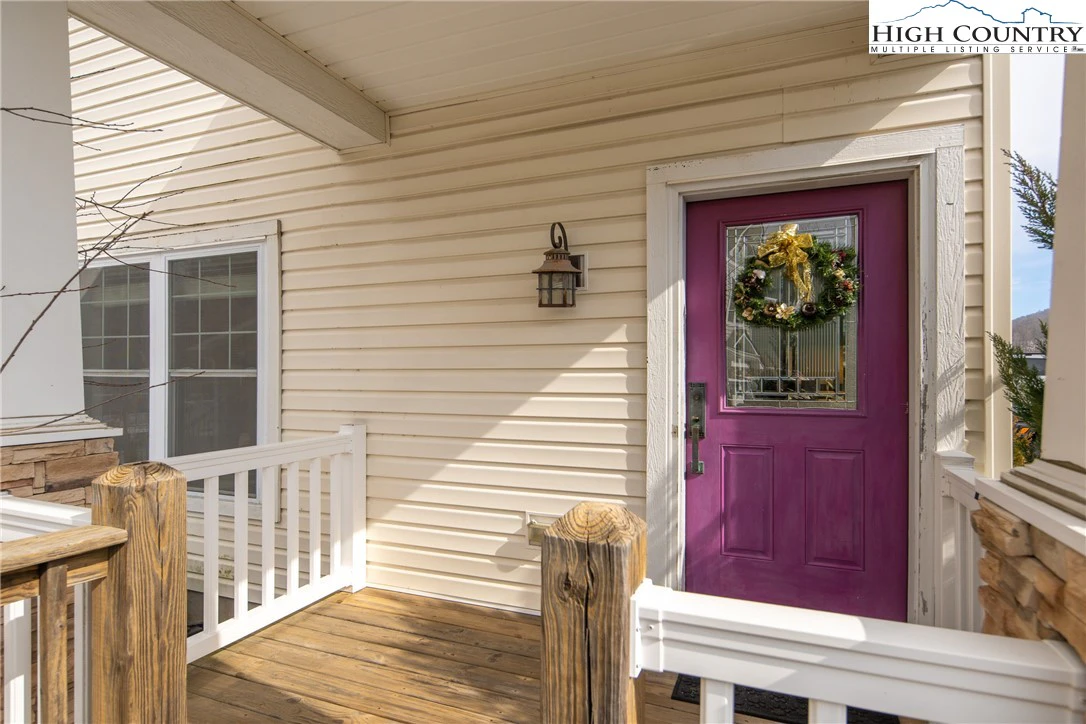 Image number 18 for the current listing