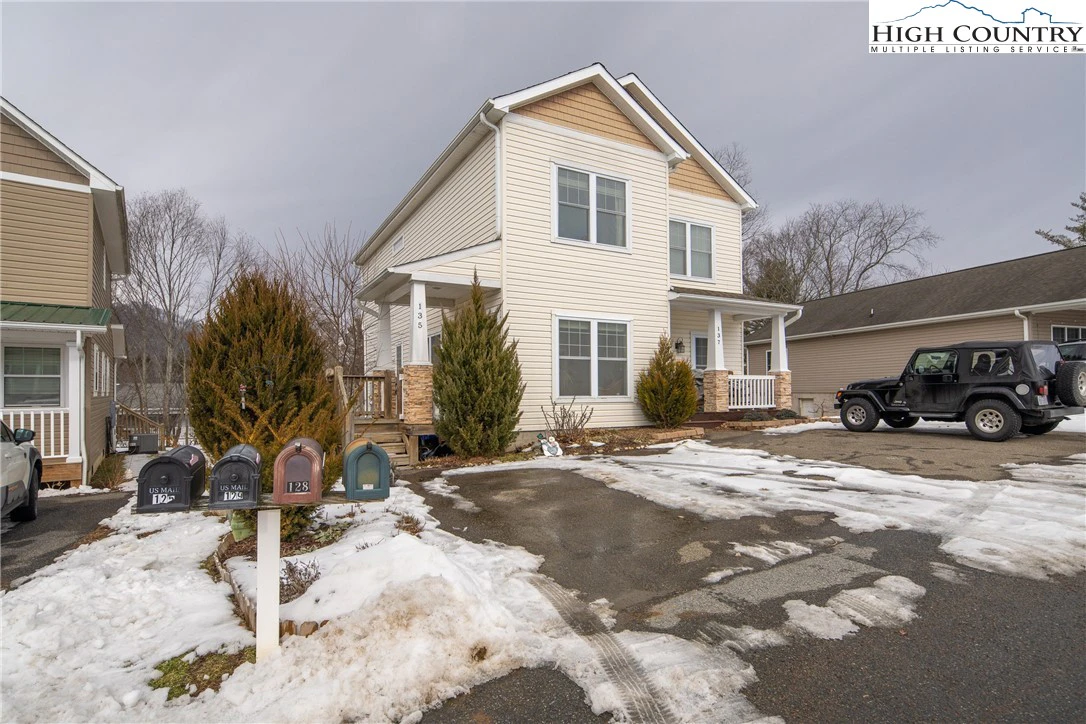 Image number 21 for the current listing