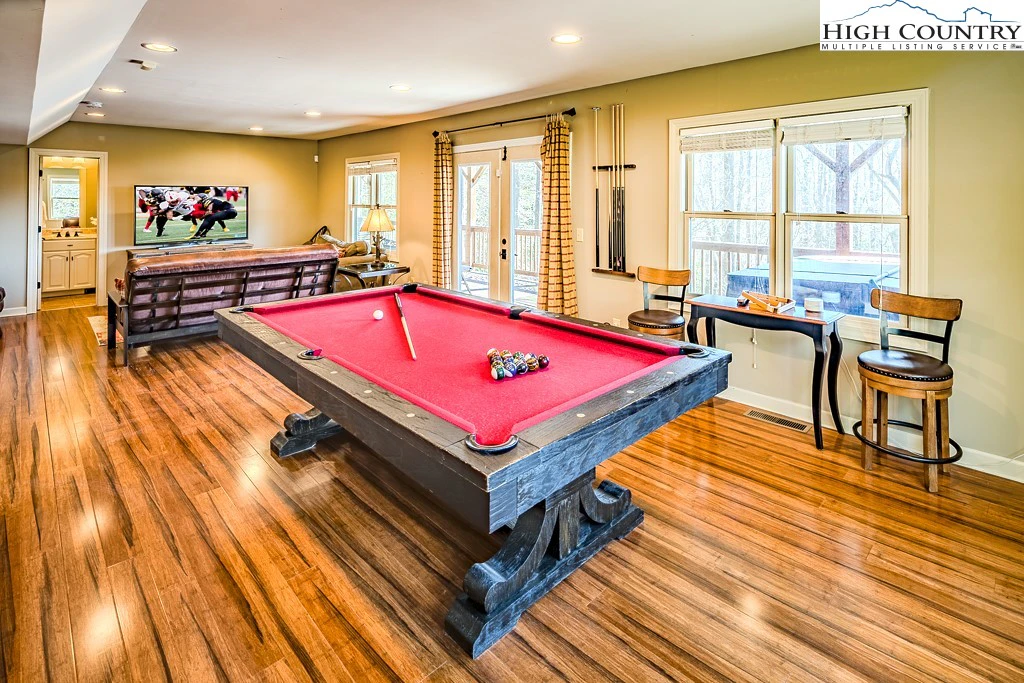 Image number 7 for the current listing