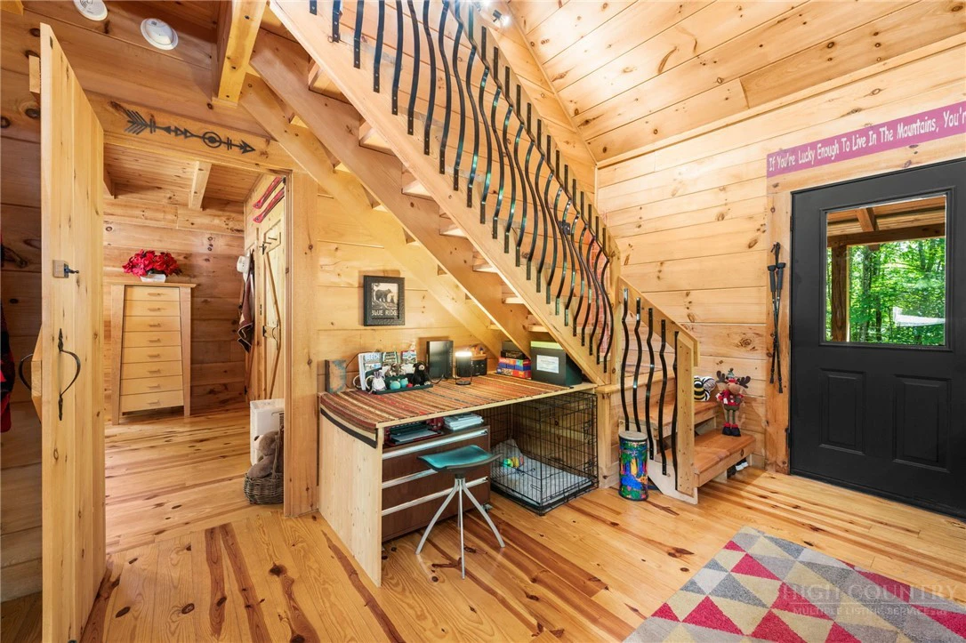 Image number 11 for the current listing