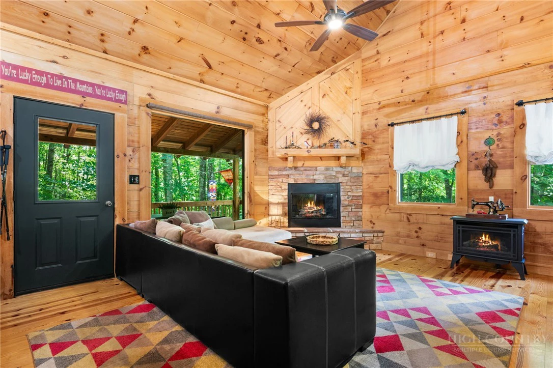 Image number 5 for the current listing