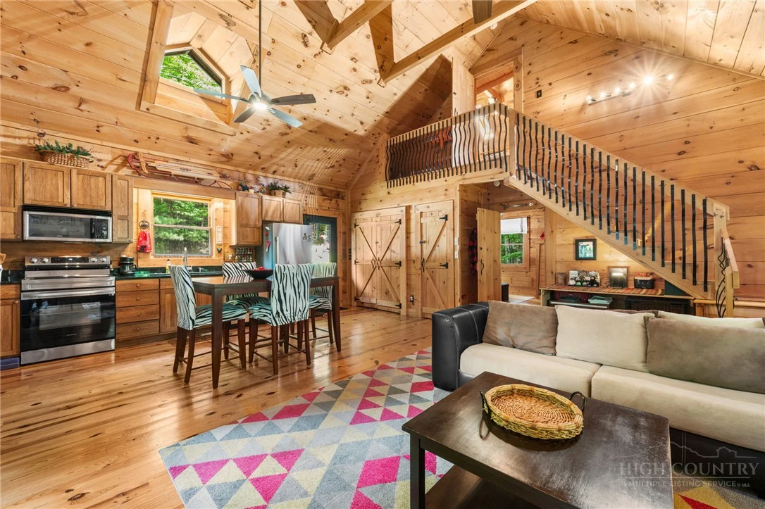 Image number 6 for the current listing