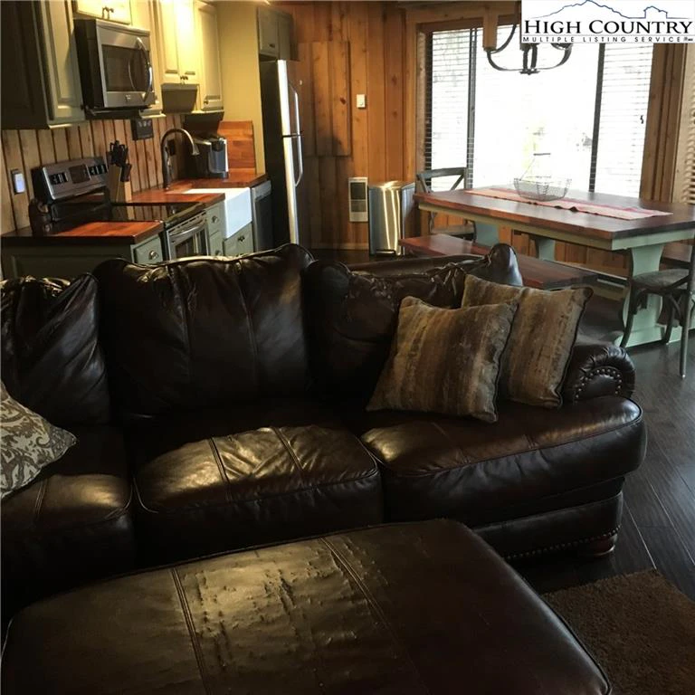 Image number 12 for the current listing