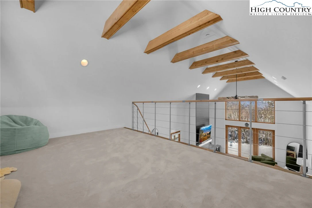 Image number 9 for the current listing