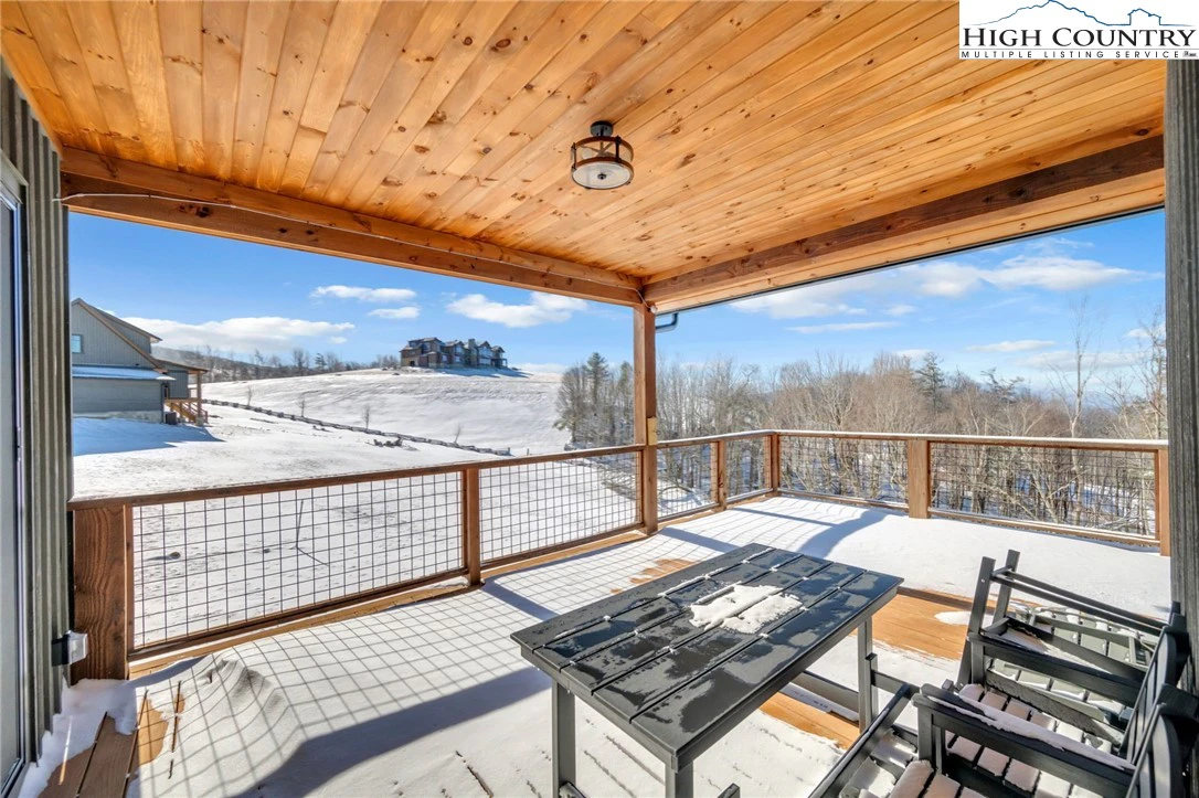 Image number 2 for the current listing