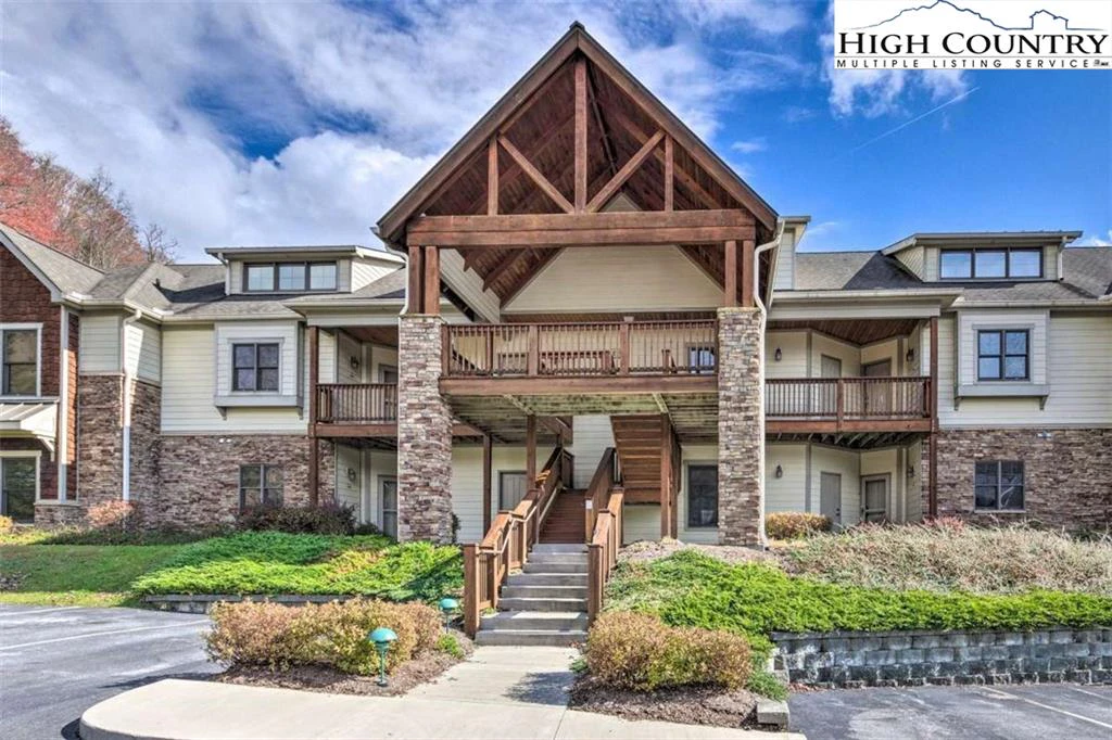Image number 1 for the current listing