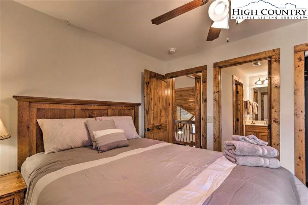 Image number 11 for the current listing