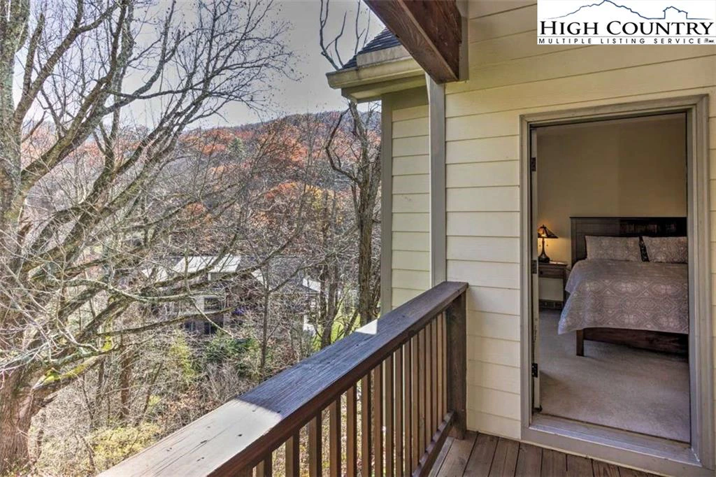 Image number 7 for the current listing