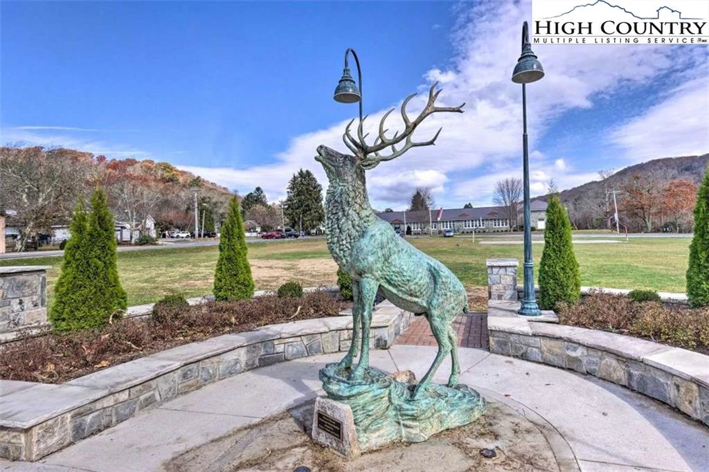 Image number 3 for the current listing