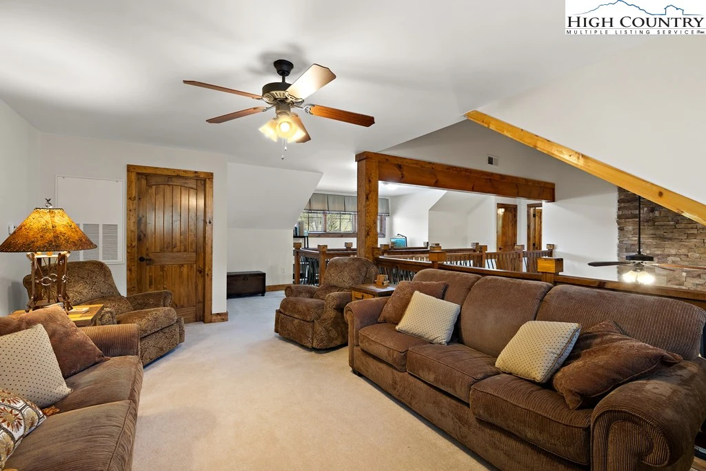 Image number 10 for the current listing