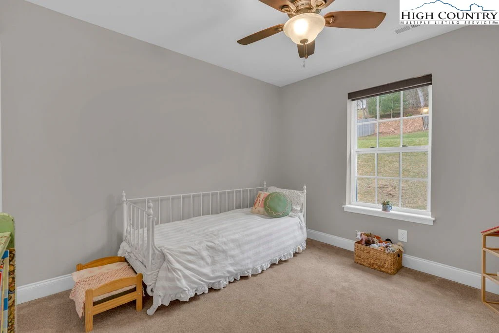 Image number 7 for the current listing