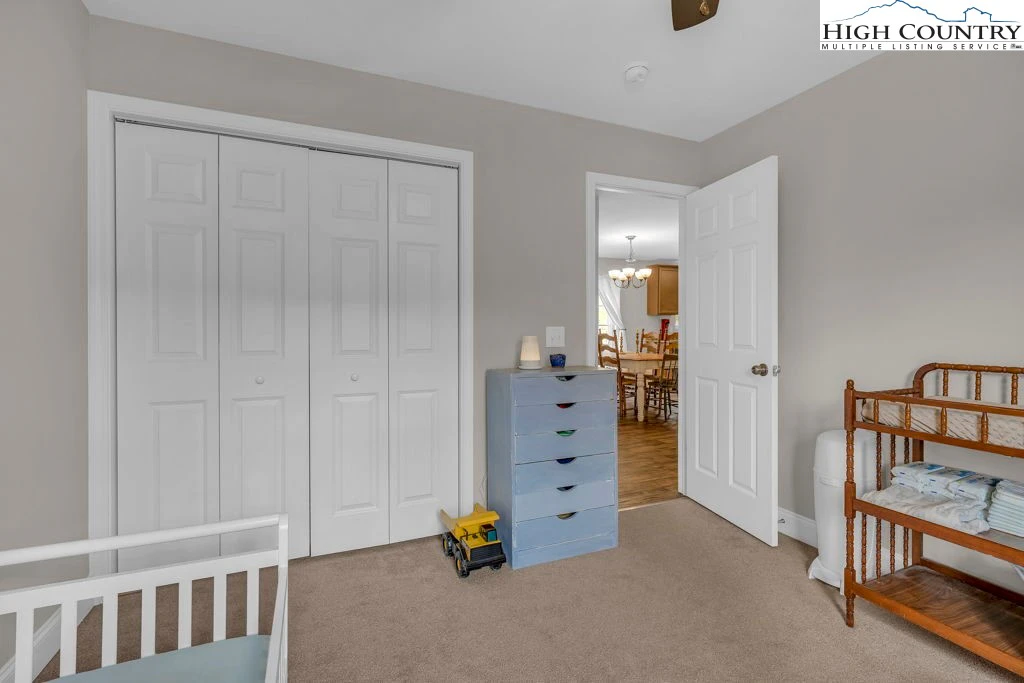 Image number 6 for the current listing
