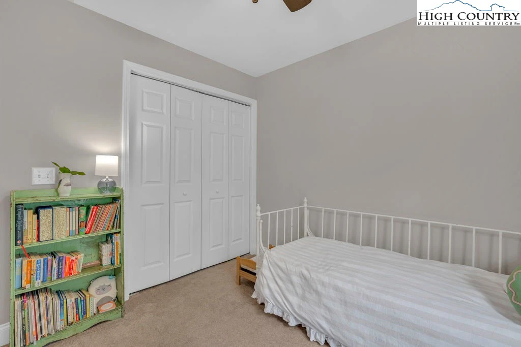 Image number 8 for the current listing