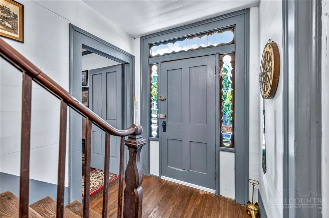 Image number 11 for the current listing