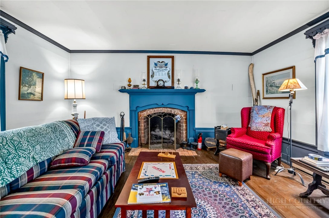 Image number 13 for the current listing