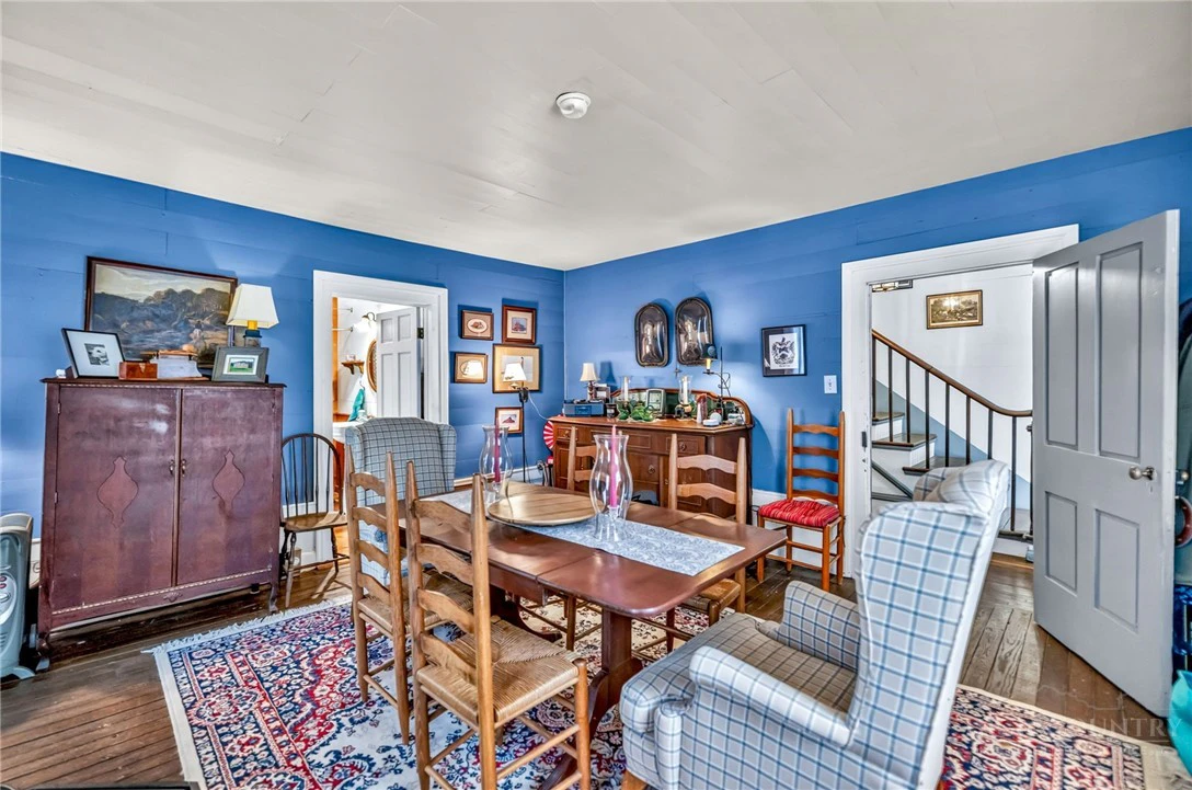 Image number 18 for the current listing
