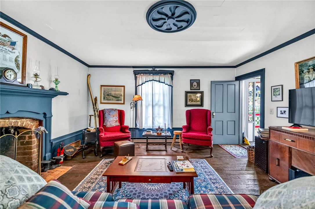 Image number 15 for the current listing