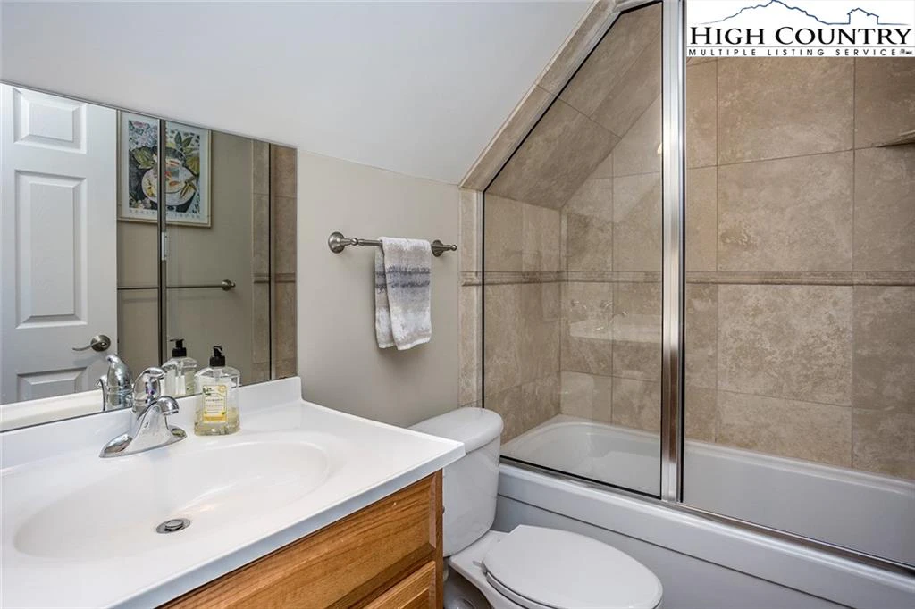 Image number 6 for the current listing