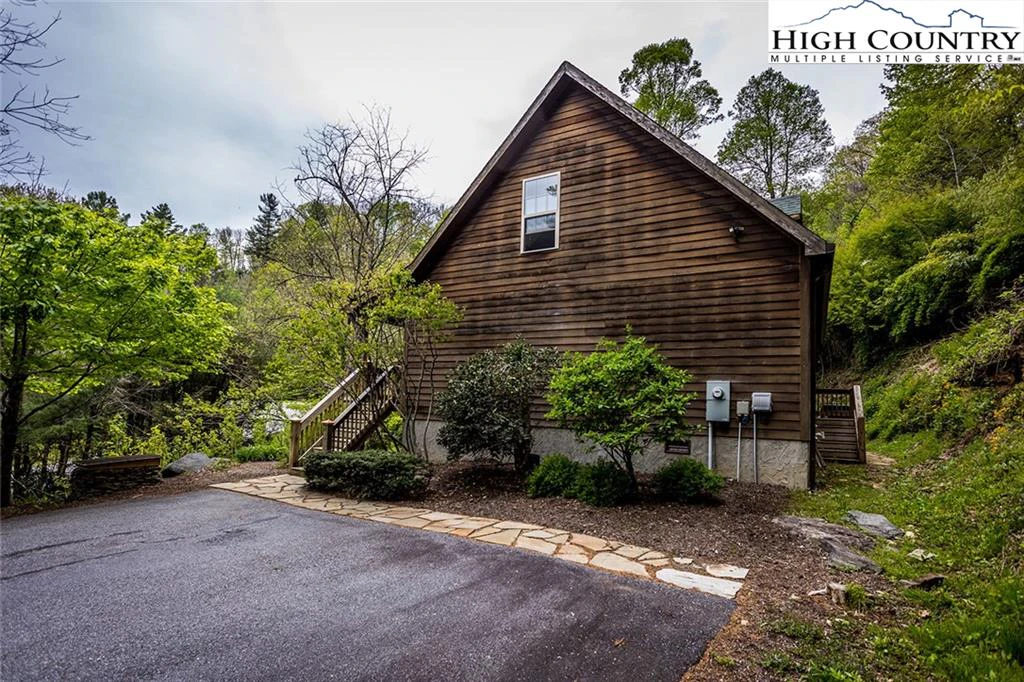 Image number 12 for the current listing