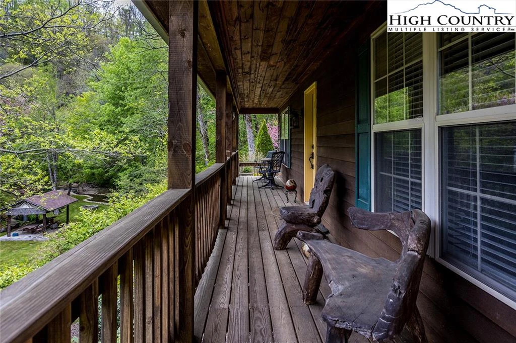 Image number 14 for the current listing