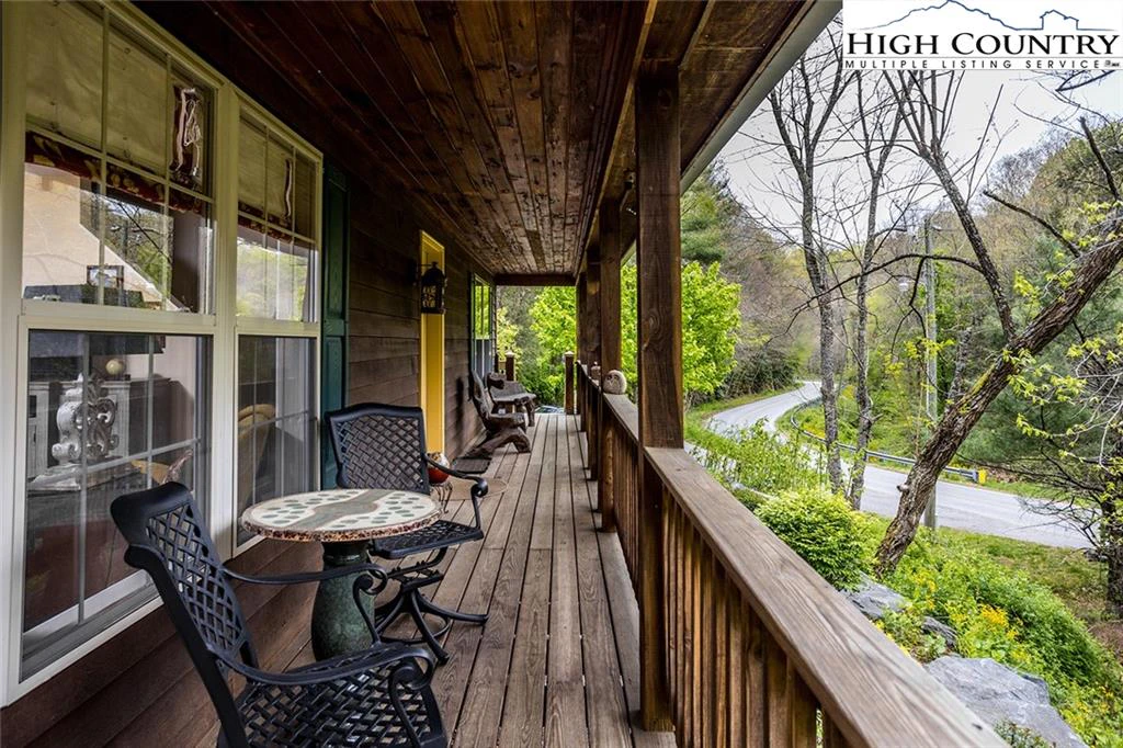 Image number 17 for the current listing