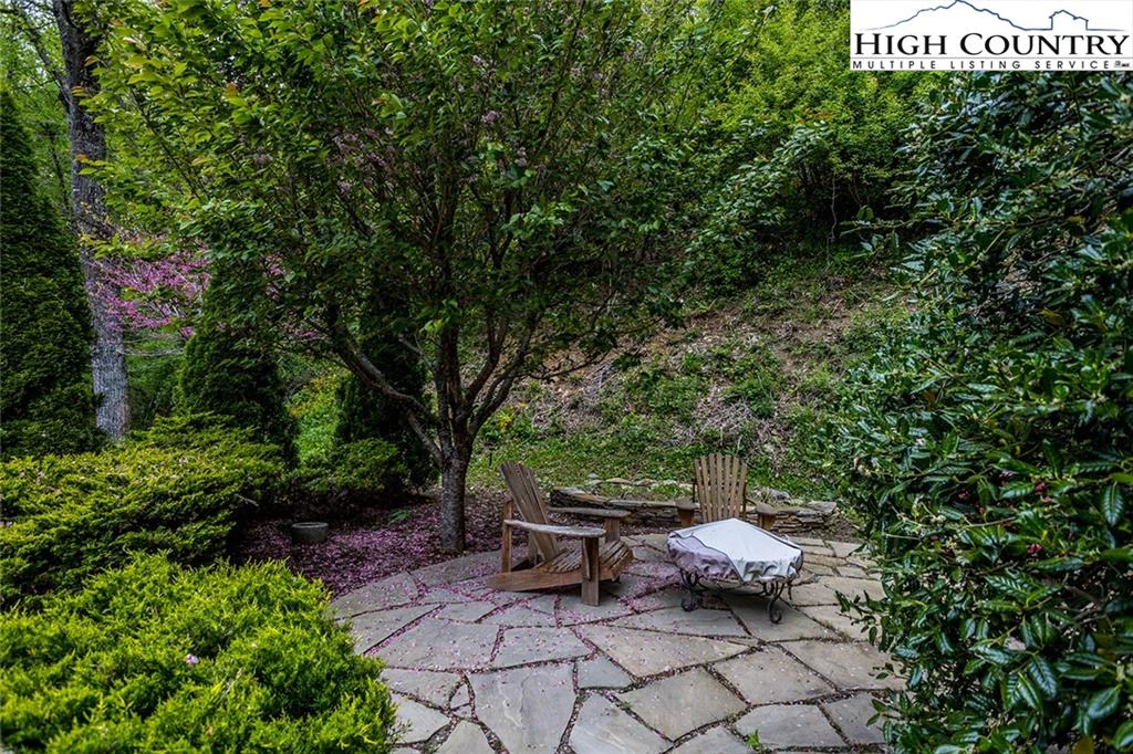 Image number 19 for the current listing
