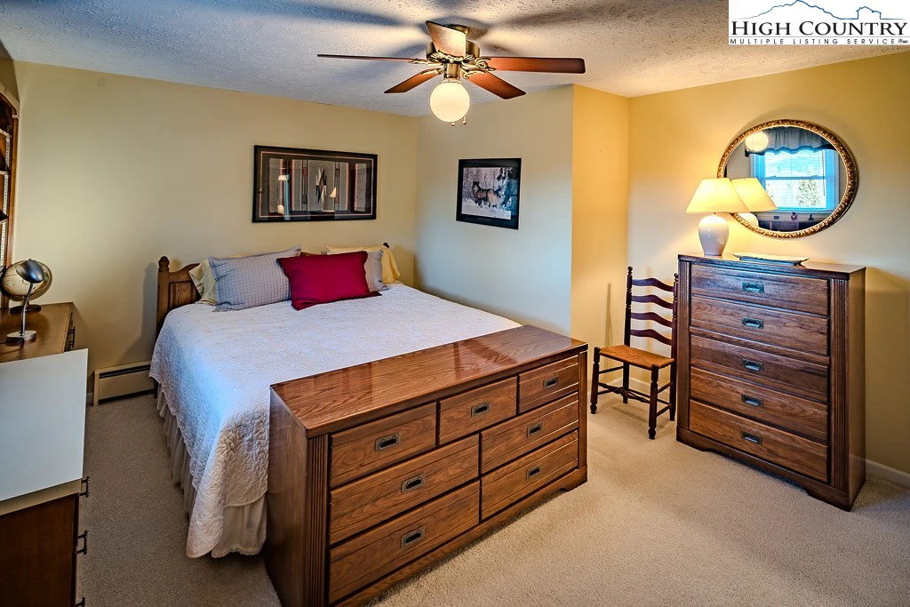 Image number 6 for the current listing