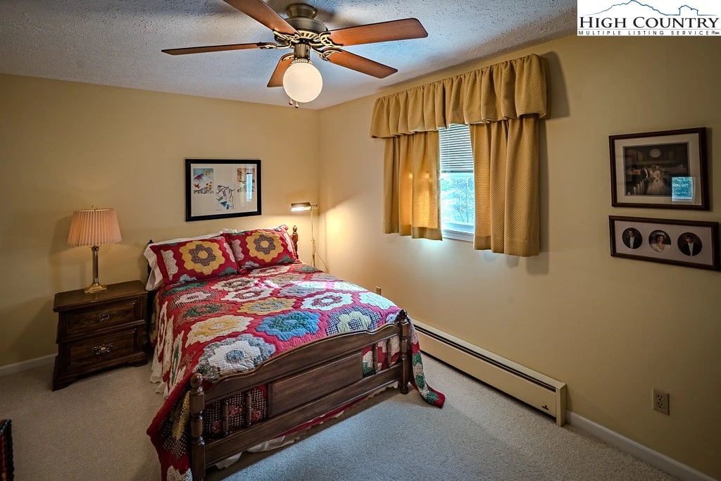 Image number 8 for the current listing