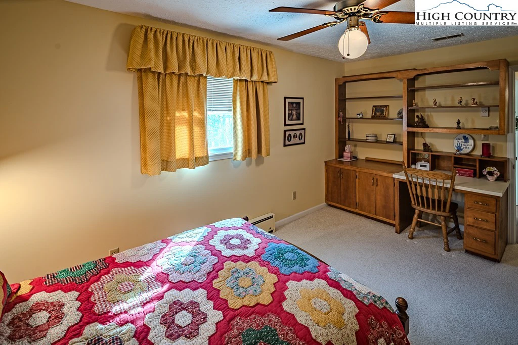 Image number 9 for the current listing