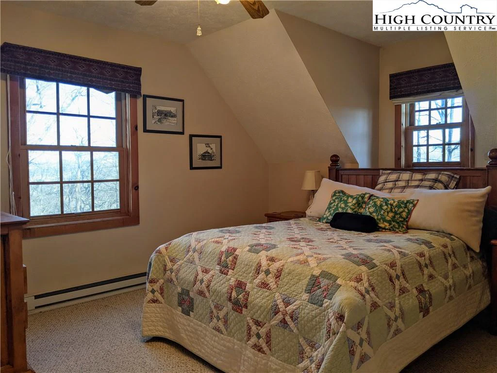 Image number 2 for the current listing