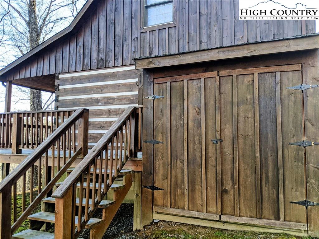 Image number 14 for the current listing