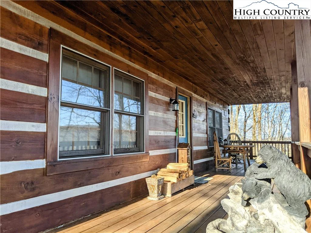 Image number 28 for the current listing