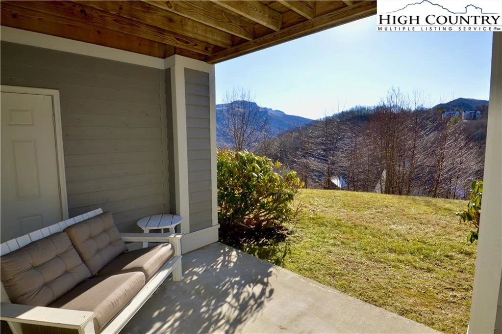 Image number 1 for the current listing