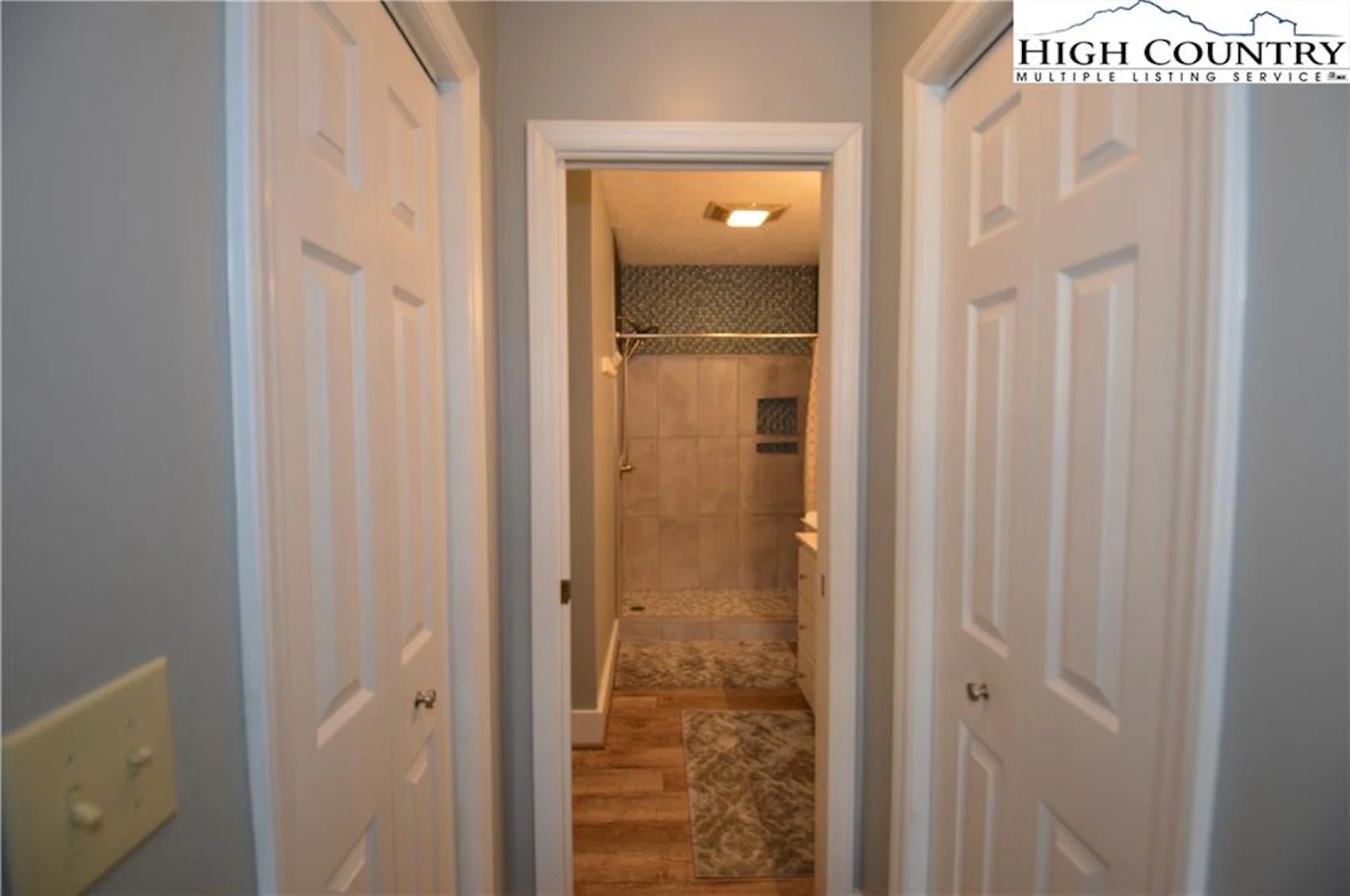 Image number 10 for the current listing